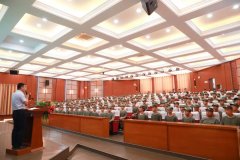 <b>西安铁道职业学校新生入学教育系列活动(一)开展校纪校规教育主题讲座</b> <b>西安铁道职业学校新生入学教育系列活动(一)开展校纪校规教育主题讲座</b>