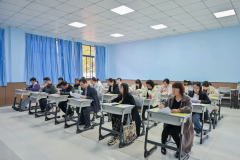 <b>聚焦课堂创新 赋能教师成长 | 西安铁道职业学校成功举办第八届微课大赛</b> <b>聚焦课堂创新 赋能教师成长 | 西安铁道职业学校成功举办第八届微课大赛</b>